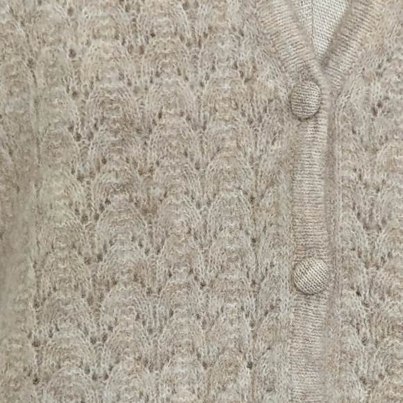 Boden Cardigan Pointelle Knit Button Front Short Sleeve Cropped Oatmeal M NWT - Picture 4 of 16